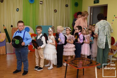 В детском саду «Огонек» состоялось торжественное мероприятие — выпускной для детей из логопедической группы № 10