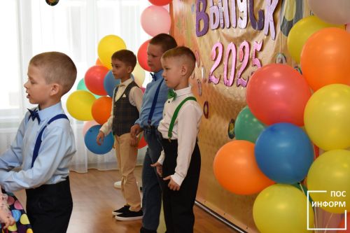 В детском саду «Огонек» состоялось торжественное мероприятие — выпускной для детей из логопедической группы № 10