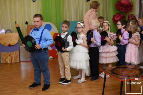 В детском саду «Огонек» состоялось торжественное мероприятие — выпускной для детей из логопедической группы № 10