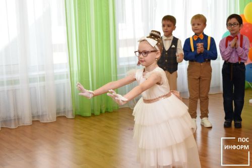 В детском саду «Огонек» состоялось торжественное мероприятие — выпускной для детей из логопедической группы № 10