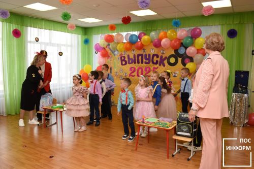 В детском саду «Огонек» состоялось торжественное мероприятие — выпускной для детей из логопедической группы № 10