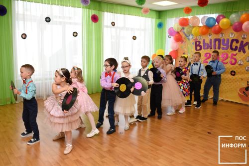 В детском саду «Огонек» состоялось торжественное мероприятие — выпускной для детей из логопедической группы № 10