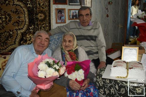 Век мудрости, труда и любви: долгожительнице Камских Полян исполнилось 100 лет
