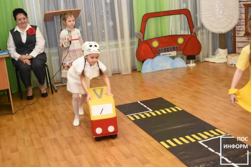 В детском саду «Огонек» Камских Полян состоялась Зональная конференция «Безопасность дорожного движения — всей семьей»