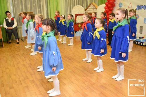 В детском саду «Огонек» Камских Полян состоялась Зональная конференция «Безопасность дорожного движения — всей семьей»
