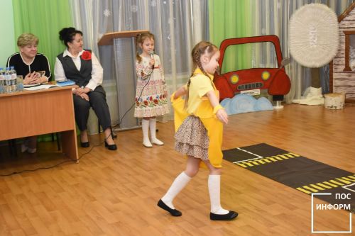 В детском саду «Огонек» Камских Полян состоялась Зональная конференция «Безопасность дорожного движения — всей семьей»