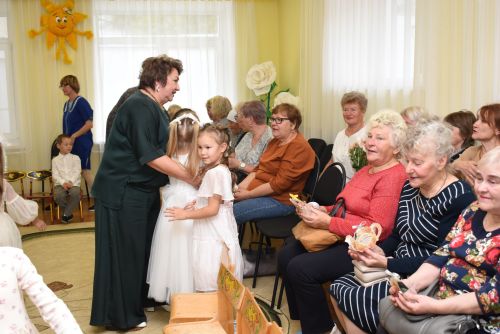 В детском саду «Золотая Рыбка» Камских Полян отметили День пожилого человека