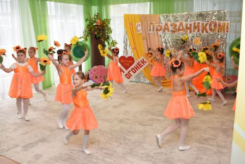 В детском саду «Огонек» Камских Полян отметили День пожилого человека