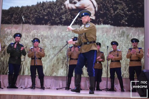 ✅День защитника Отечества отпраздновали в Камских Полянах концертом