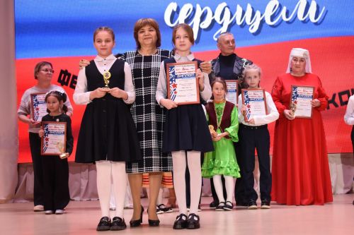 В камских Полянах состоялось торжественное открытие года «Патриотизма и единства»
