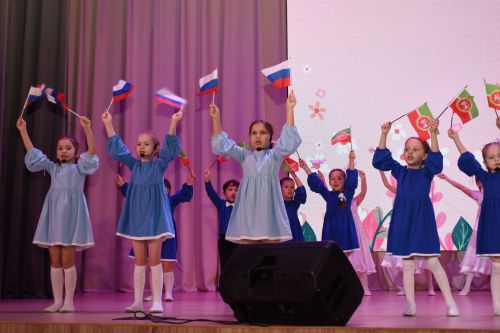 В камских Полянах состоялось торжественное открытие года «Патриотизма и единства»