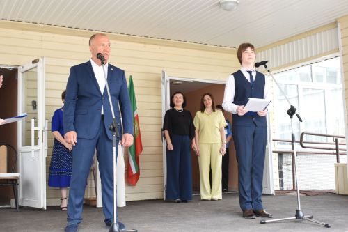 Прозвенел последний звонок в Камскополянской школе №2