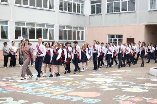 Прозвенел последний звонок в Камскополянской школе №2