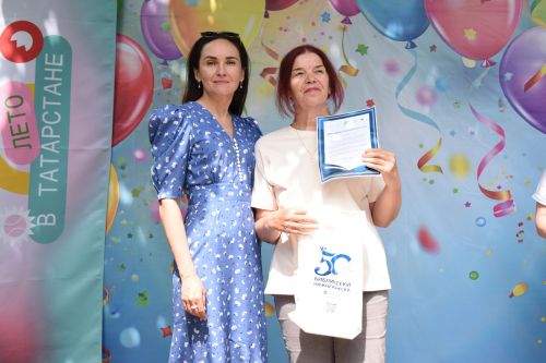 Книги, краски, детский смех и солнце — в сквере «Молодежный» прошел фестиваль «Библиотека без границ»