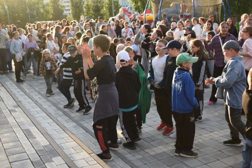 Смех, драйв и флешмоб: как в Камских Полянах прошёл День защиты детей на площади у «Чулман-Су»