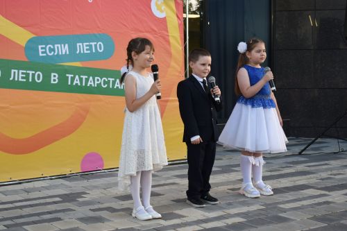 Смех, драйв и флешмоб: как в Камских Полянах прошёл День защиты детей на площади у «Чулман-Су»
