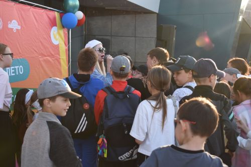 Смех, драйв и флешмоб: как в Камских Полянах прошёл День защиты детей на площади у «Чулман-Су»