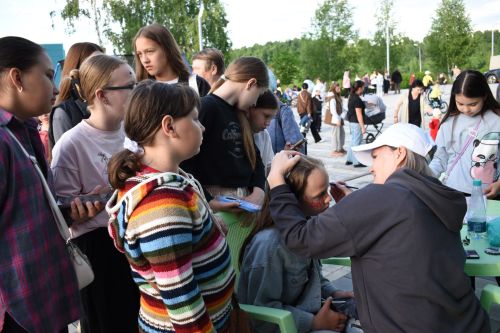 Смех, драйв и флешмоб: как в Камских Полянах прошёл День защиты детей на площади у «Чулман-Су»