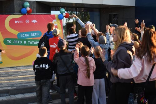 Смех, драйв и флешмоб: как в Камских Полянах прошёл День защиты детей на площади у «Чулман-Су»