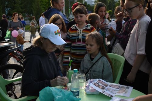 Смех, драйв и флешмоб: как в Камских Полянах прошёл День защиты детей на площади у «Чулман-Су»
