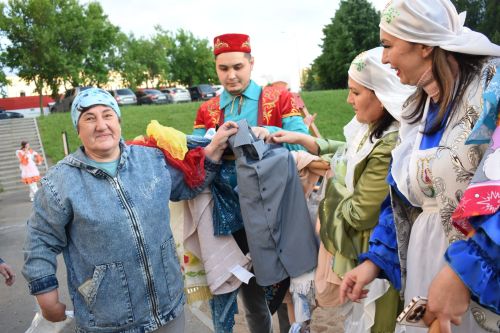 3 июня в Камских Полянах состоялся «Булэк жию» — сбор подарков к празднику Сабантуй