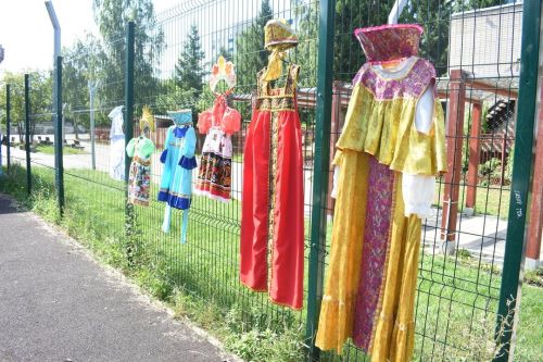 «Загадочный кокошник»: как на Школьном бульваре Камских Полян ожила русская народная сказка!