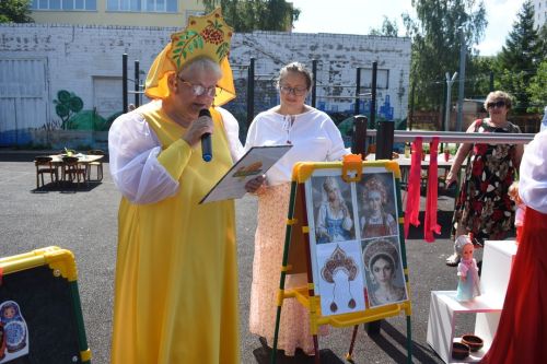 «Загадочный кокошник»: как на Школьном бульваре Камских Полян ожила русская народная сказка!
