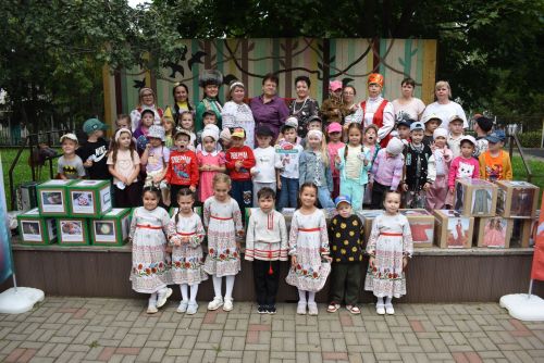 В Камских Полянах прошел невероятно яркий праздник под названием «Национальное лето в кубе»