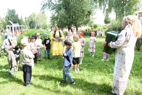 В Камских Полянах прошел невероятно яркий праздник под названием «Национальное лето в кубе»