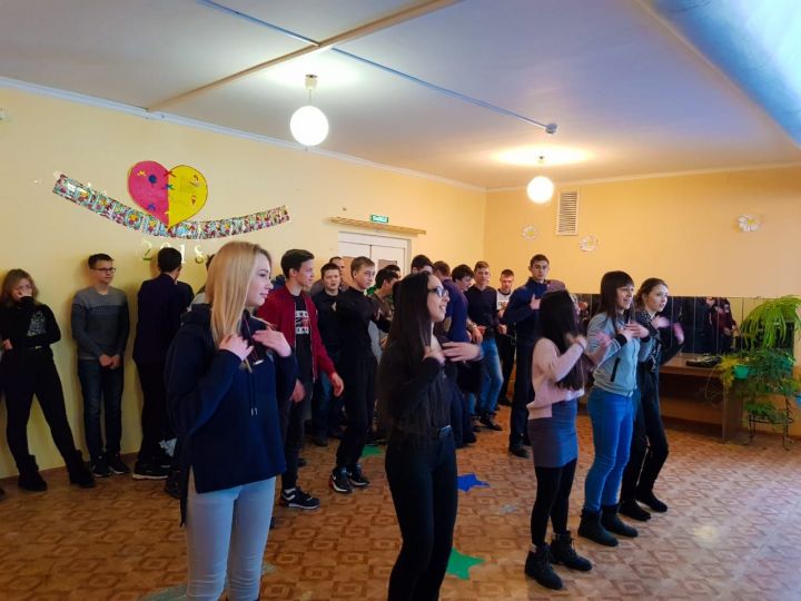 В колледже Камских Полян прошло мероприятие, посвященное  празднику «День российского студенчества»