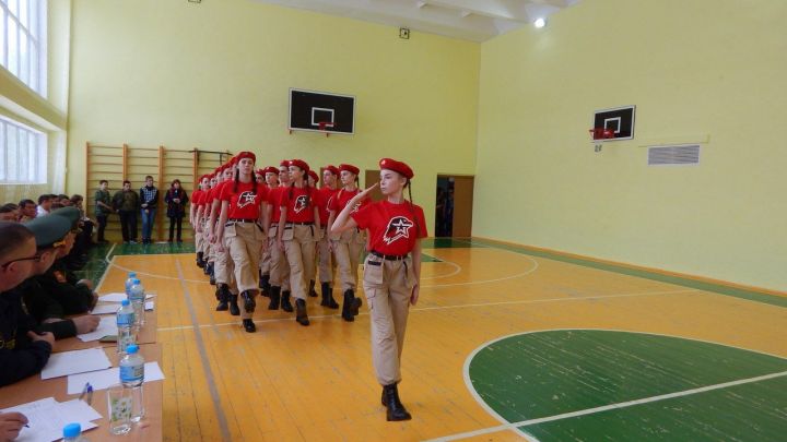 В Камполянских школах стартовали школьные этапы Смотра строя и песни