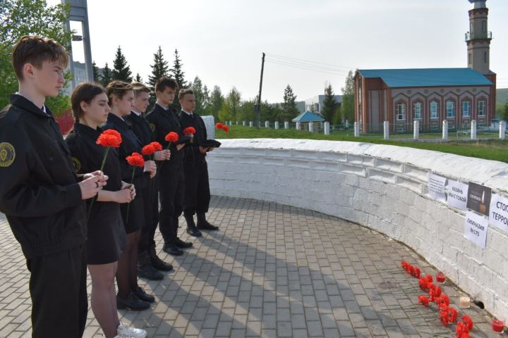 Камполянский Отряд "Форпост Эдельвейс" почтил память погибших в казанской школе