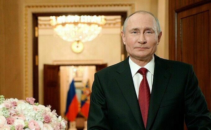 Президент России поздравил Рустама Минниханова с Днем России