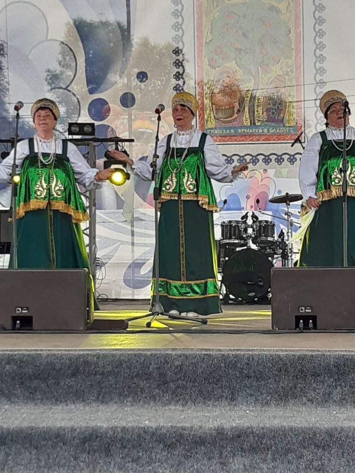 Трио "Россияночка" приняли участие в концертной программе Всероссийской Спасской ярмарки