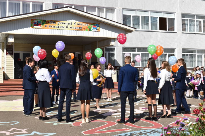 Камполянская школа №2 открыла двери для своих учеников