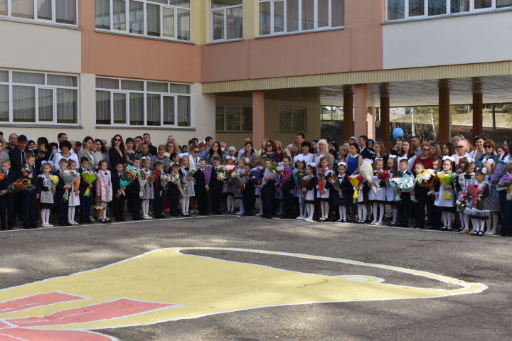 В Камских Полянах открыли свои двери школы