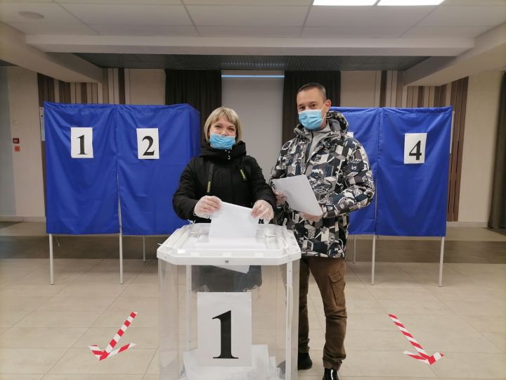 В Камских Полянах голосует супружеская пара