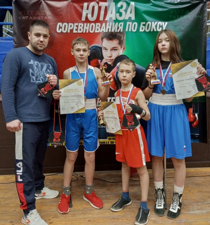 Камполянские боксеры приняли участие в открытом турнире, посвященному памяти ветеранов бокса