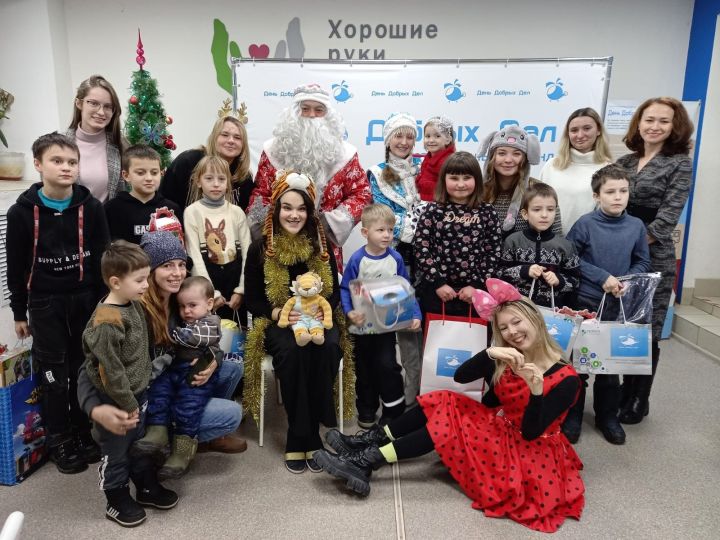 В преддверии Нового года большая команда Росреестра Татарстана приняла участие в благотворительных мероприятиях