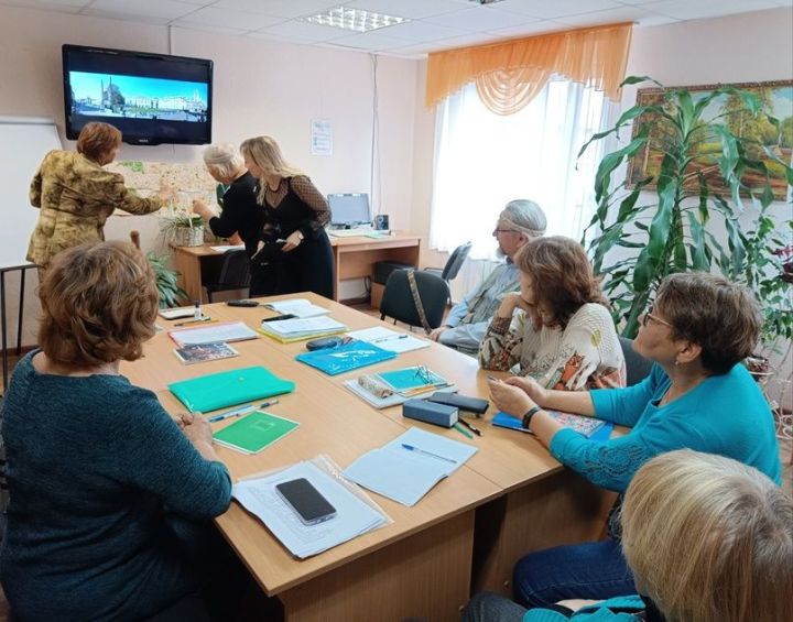 В Клубе любителей английского языка совершили виртуальную экскурсию по сказочным городам Англии