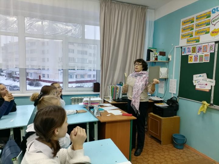 Сотрудники Камско - Полянской детской библиотеки организовали «Профессии моих родителей»