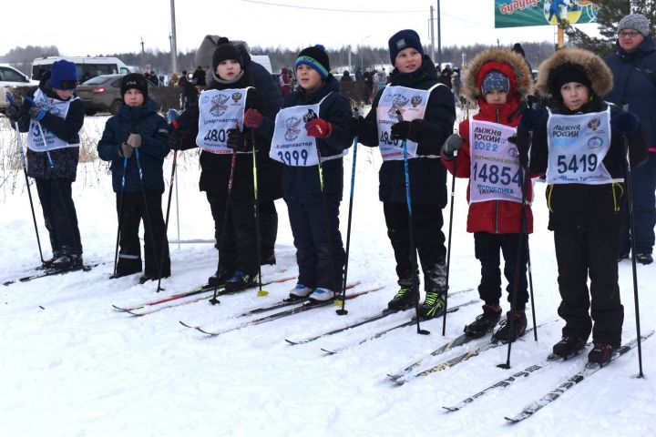 Жители Камских Полян приняли участие в «Лыжне России - 2023» (ФОТОРЕПОРТАЖ)