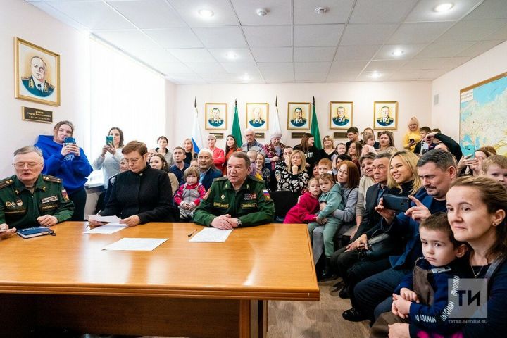 «Наш папа – герой»: в Казани для мобилизованных и их семей провели телемост