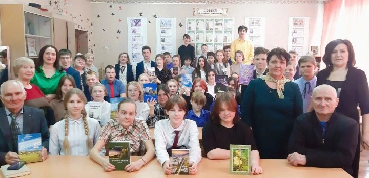 Камполянские поэты литературного сообщества «Родник» побывали в гостях в селе Старошешминец