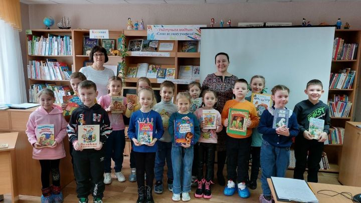 Учащиеся камполянской школы № 2 посетили детскую библиотеку