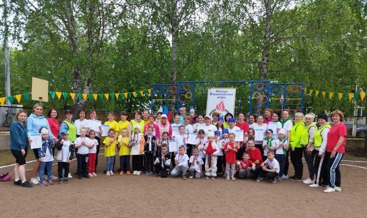 Педагоги и воспитанники детского сада «Огонек» приняли участие в малых олимпийских играх