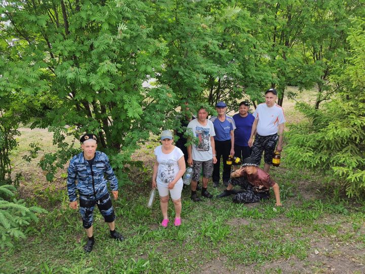 Жители Камско-Полянского дома-интерната побывали на родник «Белоглазов»