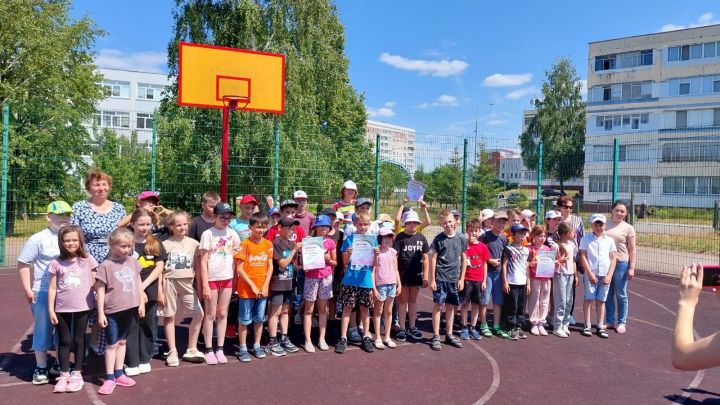 Педагоги-организаторы Центра детского творчества «Радуга» для детей провели «Веселые эстафеты»