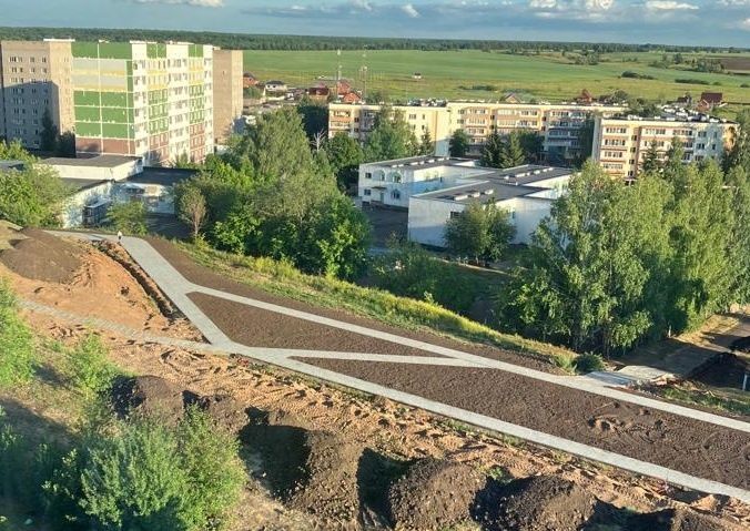 В Камских Полянах благоустраивают сквер «Соенеч»