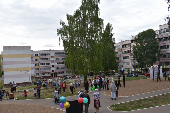 Праздник двора отметили жители Камских Полян